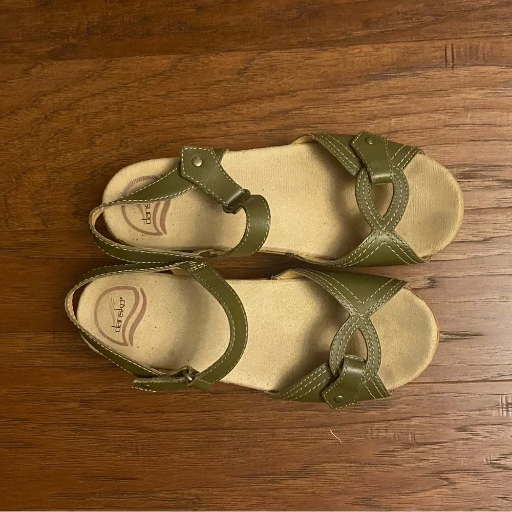 GUC Dansko Olive Sandals Size 38 - Picture 3 of 7
